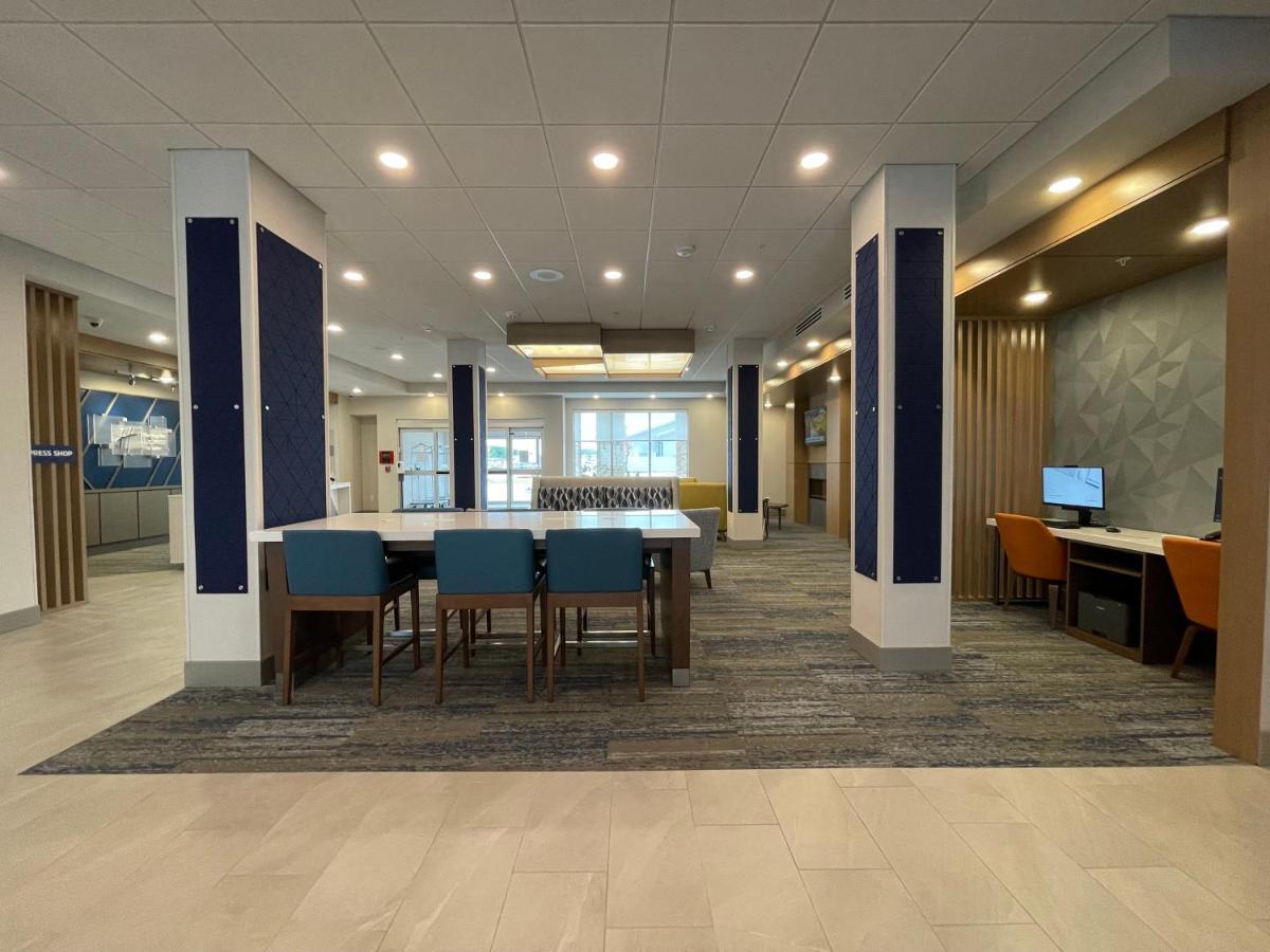 Holiday Inn Express & Suites - Ft. Smith - Airport By Ihg Fort Smith Exterior foto